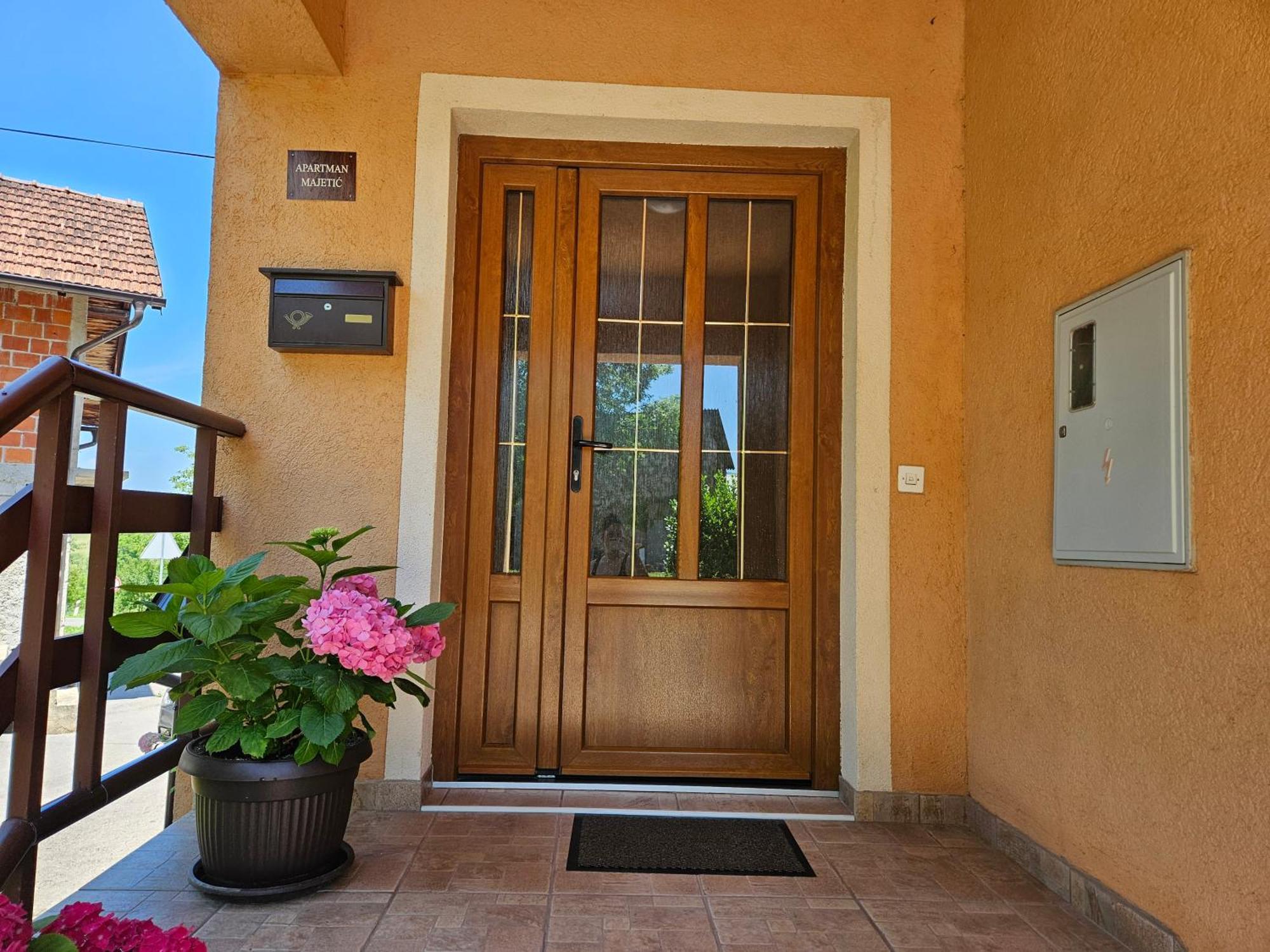Apartment Majetic Gornji Vaganac Exterior foto